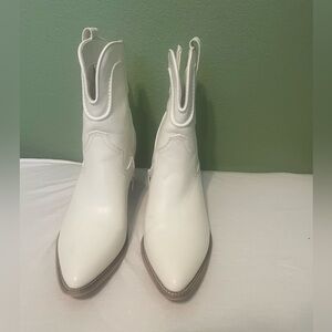 Women’s Dream Pairs women’s cowboy ankle boots size 10